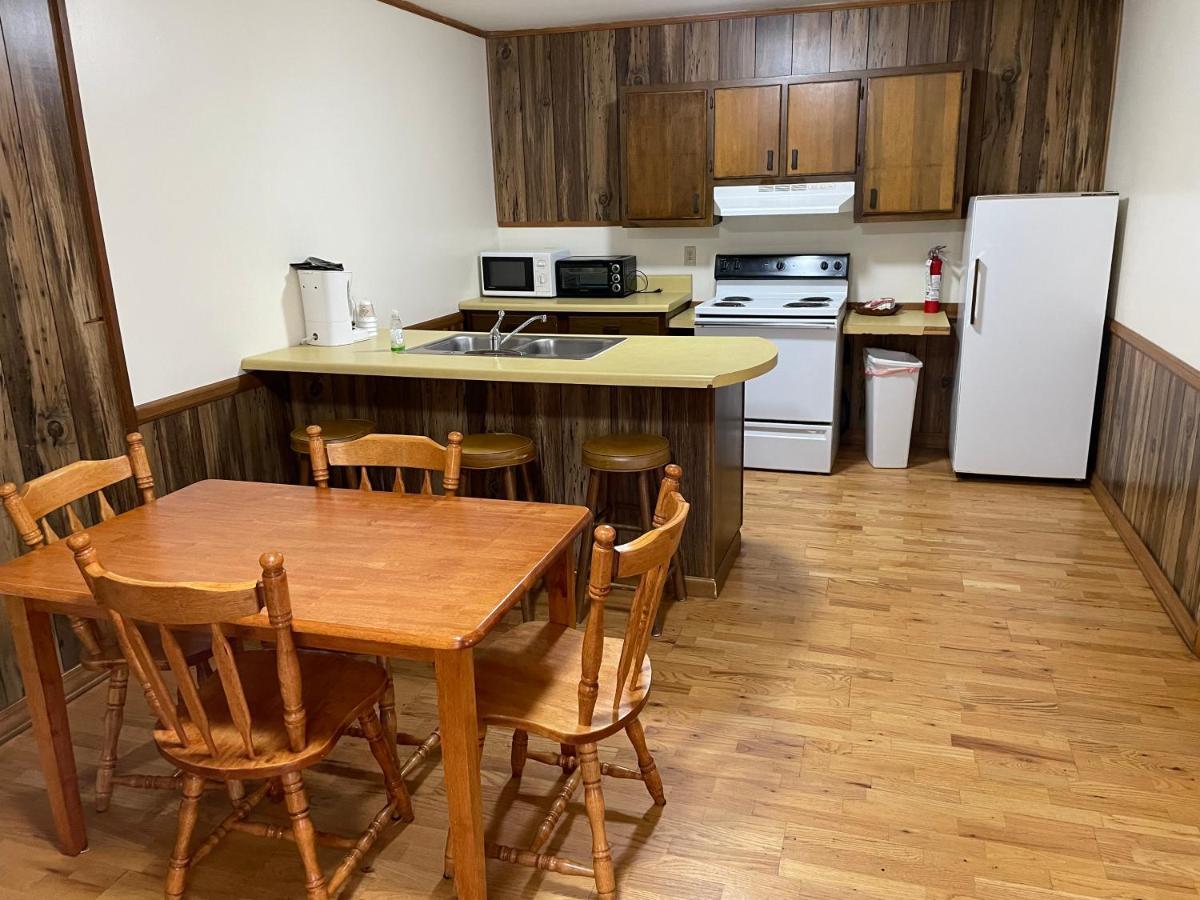 Pine Valley Motel Spruce Pine Екстериор снимка