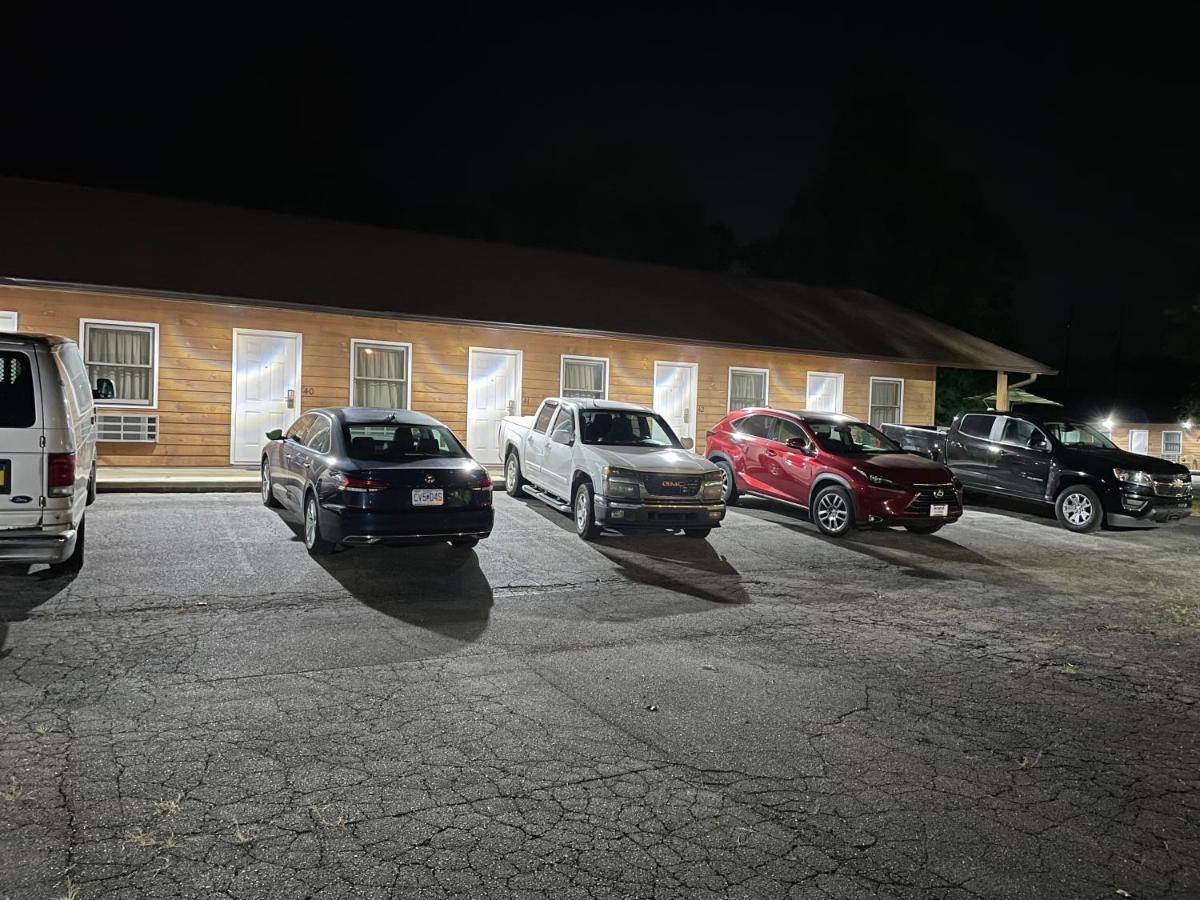 Pine Valley Motel Spruce Pine Екстериор снимка