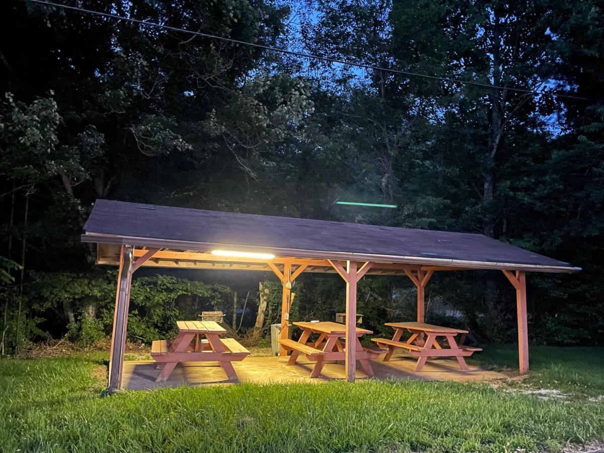 Pine Valley Motel Spruce Pine Екстериор снимка