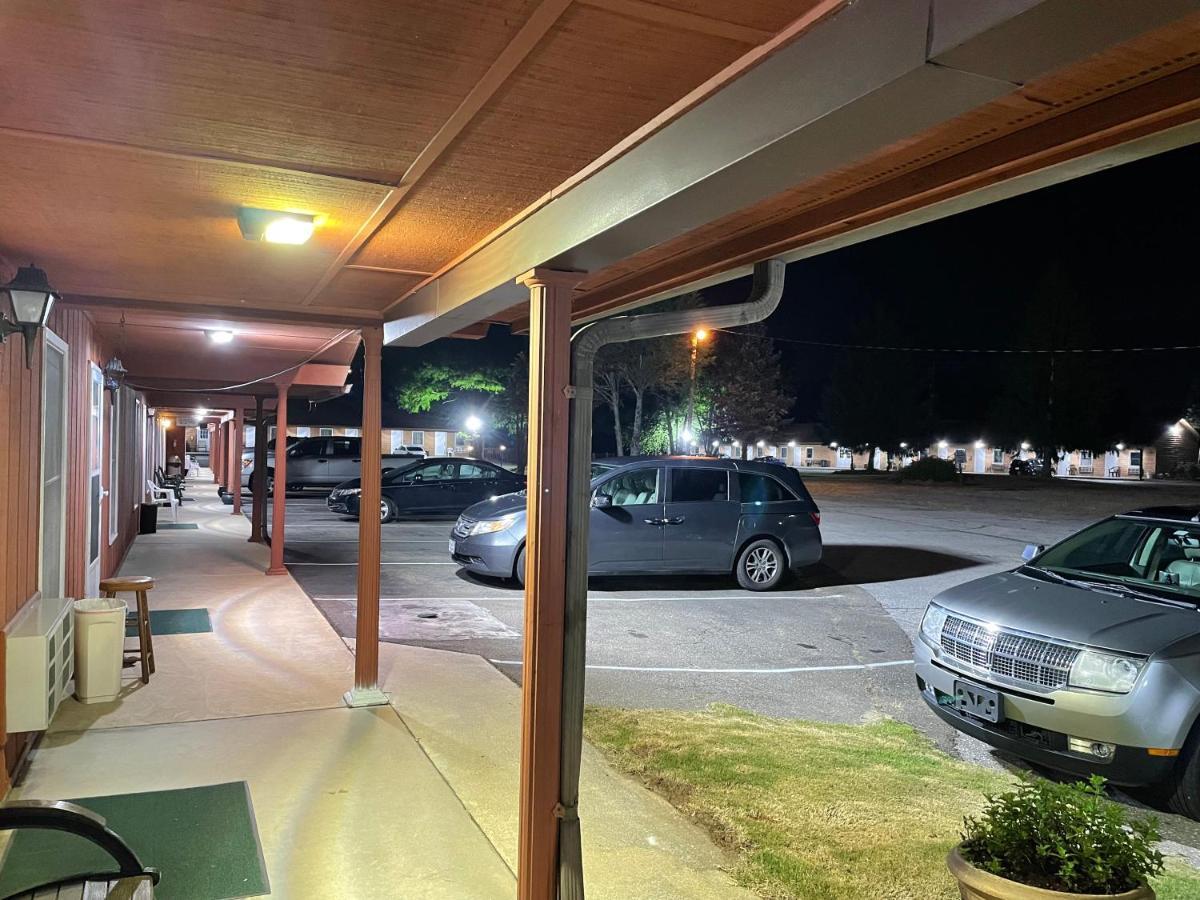 Pine Valley Motel Spruce Pine Екстериор снимка
