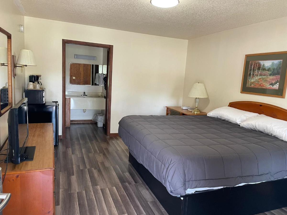 Pine Valley Motel Spruce Pine Екстериор снимка