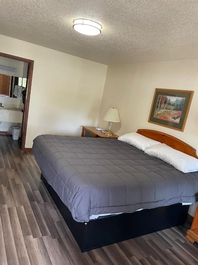 Pine Valley Motel Spruce Pine Екстериор снимка