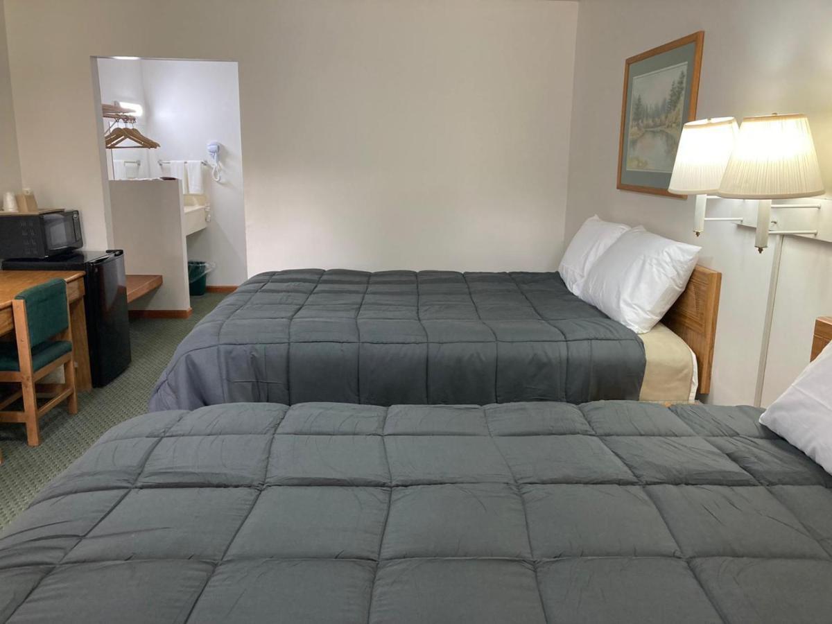 Pine Valley Motel Spruce Pine Екстериор снимка